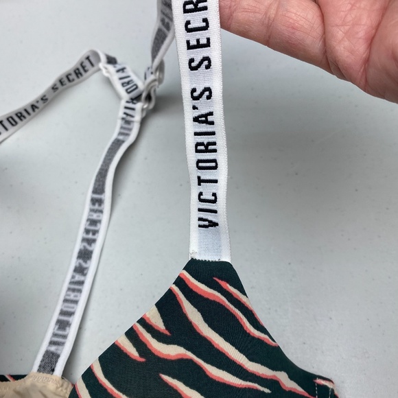 VS BLK/TAN T-shirt Lightly Lined Demi, 34C. *P1029 - Picture 3 of 8